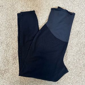 Large Old Navy Navy Maternity Leggings